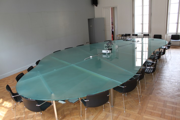 TABLE EN VERRE