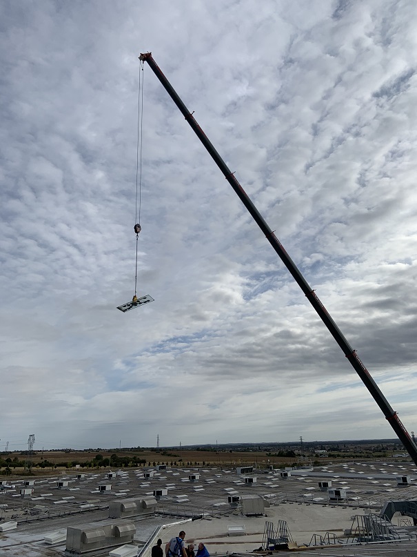 pose de verres a la grue