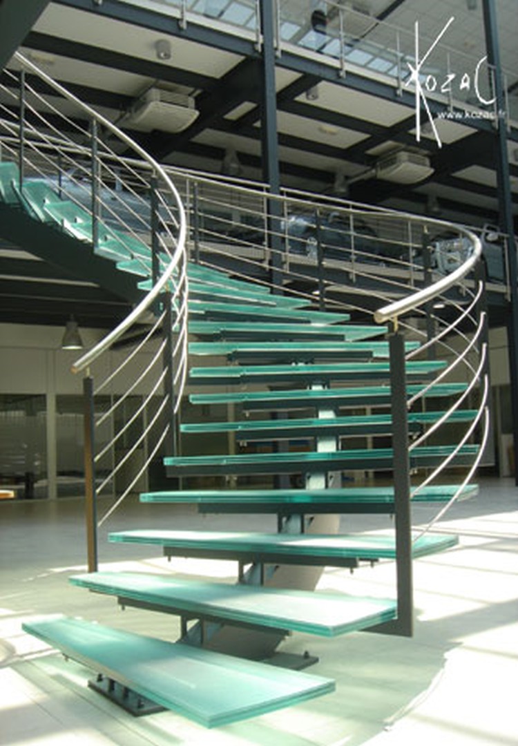 Marches d'escalier en verre